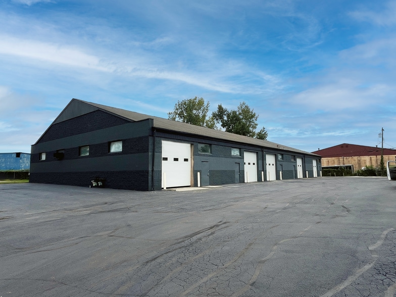 3061-3069 Lamb Ave, Columbus, OH à louer - Photo de l’immeuble – Image 1 sur 9
