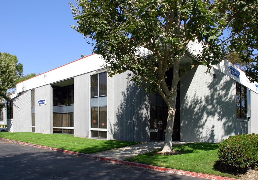 3521 Lomita Blvd, Torrance, CA à louer - Photo de l’immeuble – Image 3 sur 6