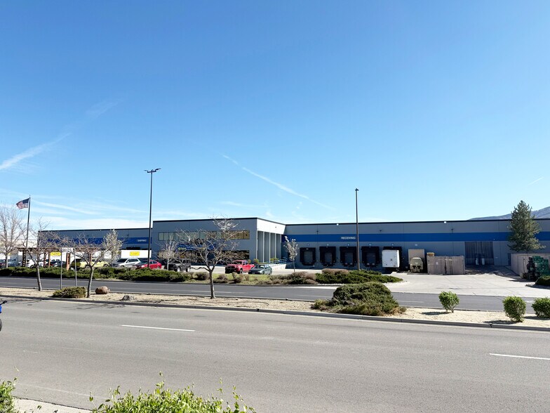 14444 Lear Blvd, Reno, NV à vendre - Photo de l’immeuble – Image 2 sur 3