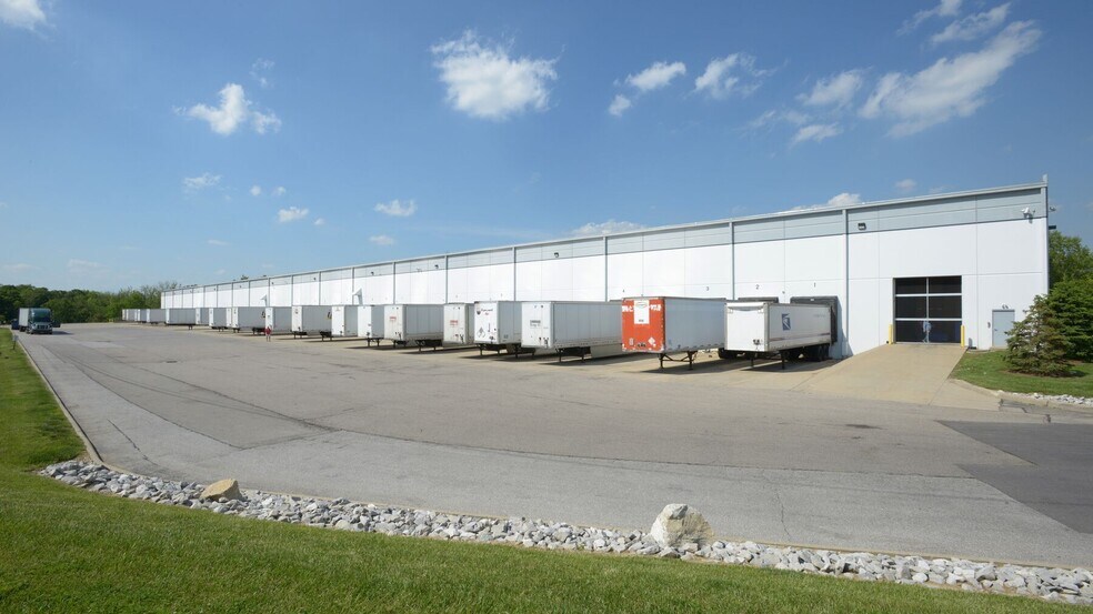 2305-2335 Global Way, Hebron, KY à louer - Photo de l’immeuble – Image 2 sur 9