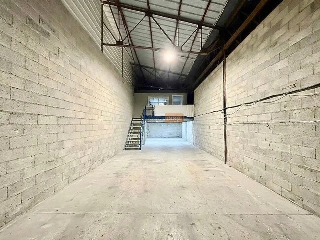 Plus de détails pour Industriel/Logistique à louer