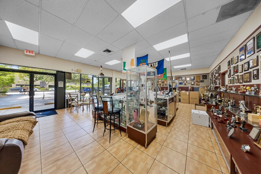 9465 SW 56th St, Miami, FL à vendre - Photo de l’immeuble – Image 2 sur 50
