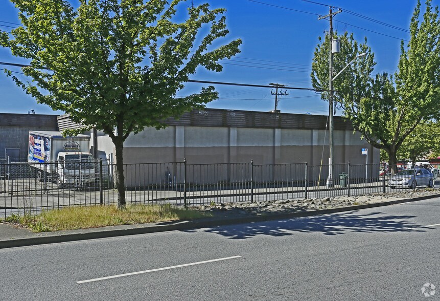 10790 King George Blvd, Surrey, BC à louer - Photo de l’immeuble – Image 3 sur 10