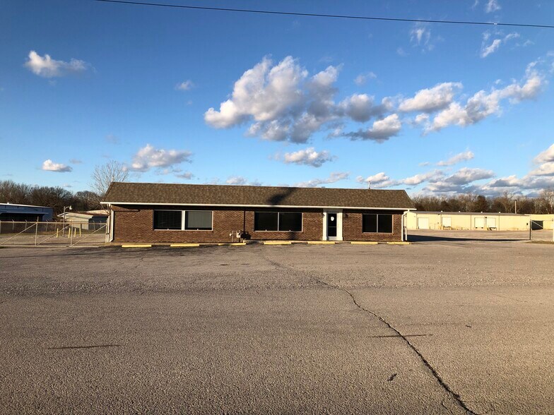 1106 W 15th St, Hopkinsville, KY à louer - Photo de l’immeuble – Image 2 sur 20