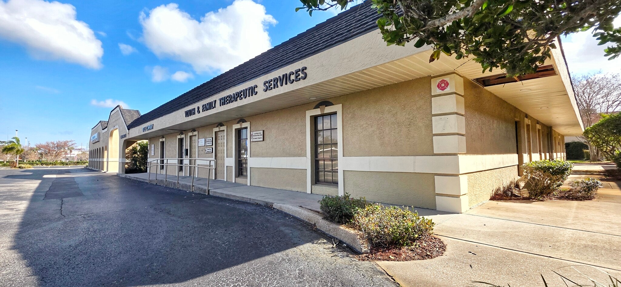 2323 Curlew Rd, Dunedin, FL à vendre Photo principale– Image 1 sur 6