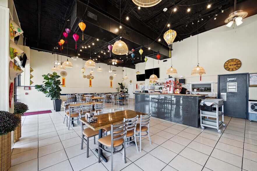 13734 State Highway 249, Houston, TX à vendre - Photo intérieure – Image 3 sur 13