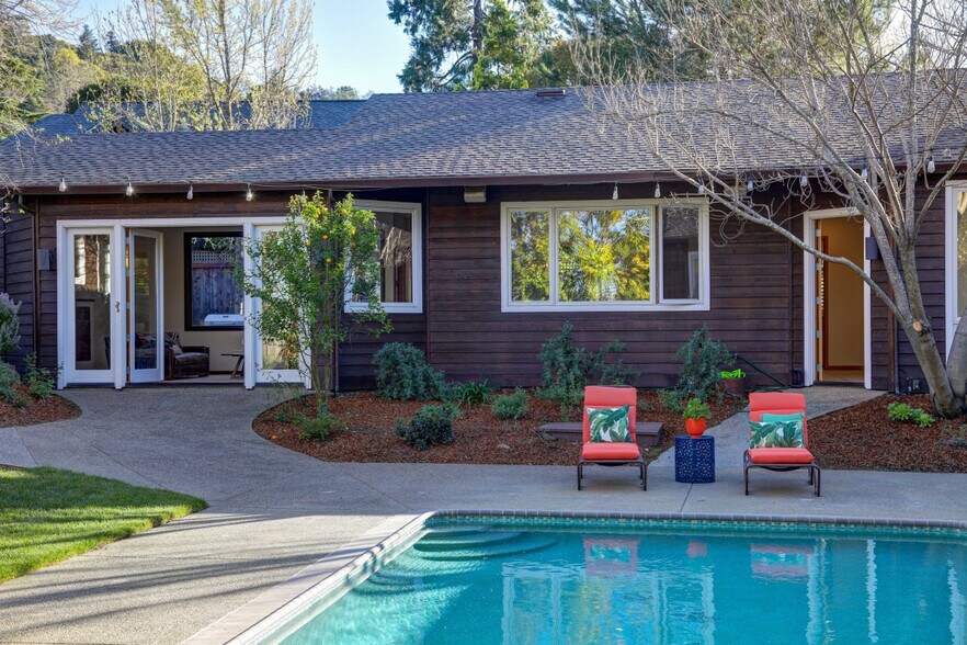 8 Circle Rd, San Rafael, CA à vendre - Photo de l’immeuble – Image 2 sur 6
