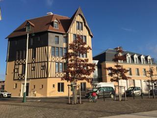 Bureau dans Deauville à louer - Photo de l’immeuble – Image 1 sur 7