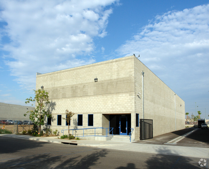 9950 Remmet Ave, Chatsworth, CA à louer - Photo principale – Image 1 sur 11