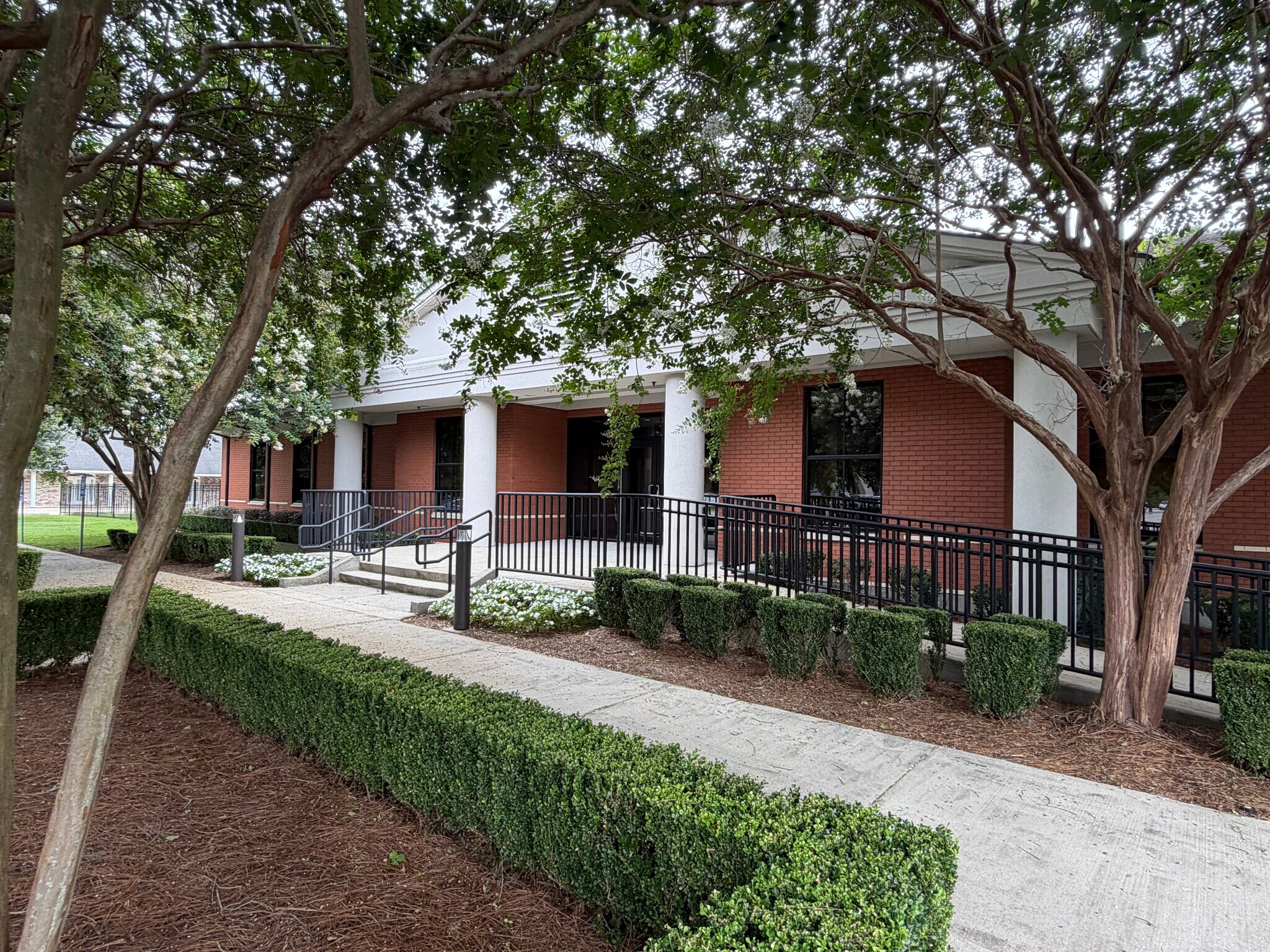 4757 Oneal Ln, Baton Rouge, LA à vendre Photo principale– Image 1 sur 11