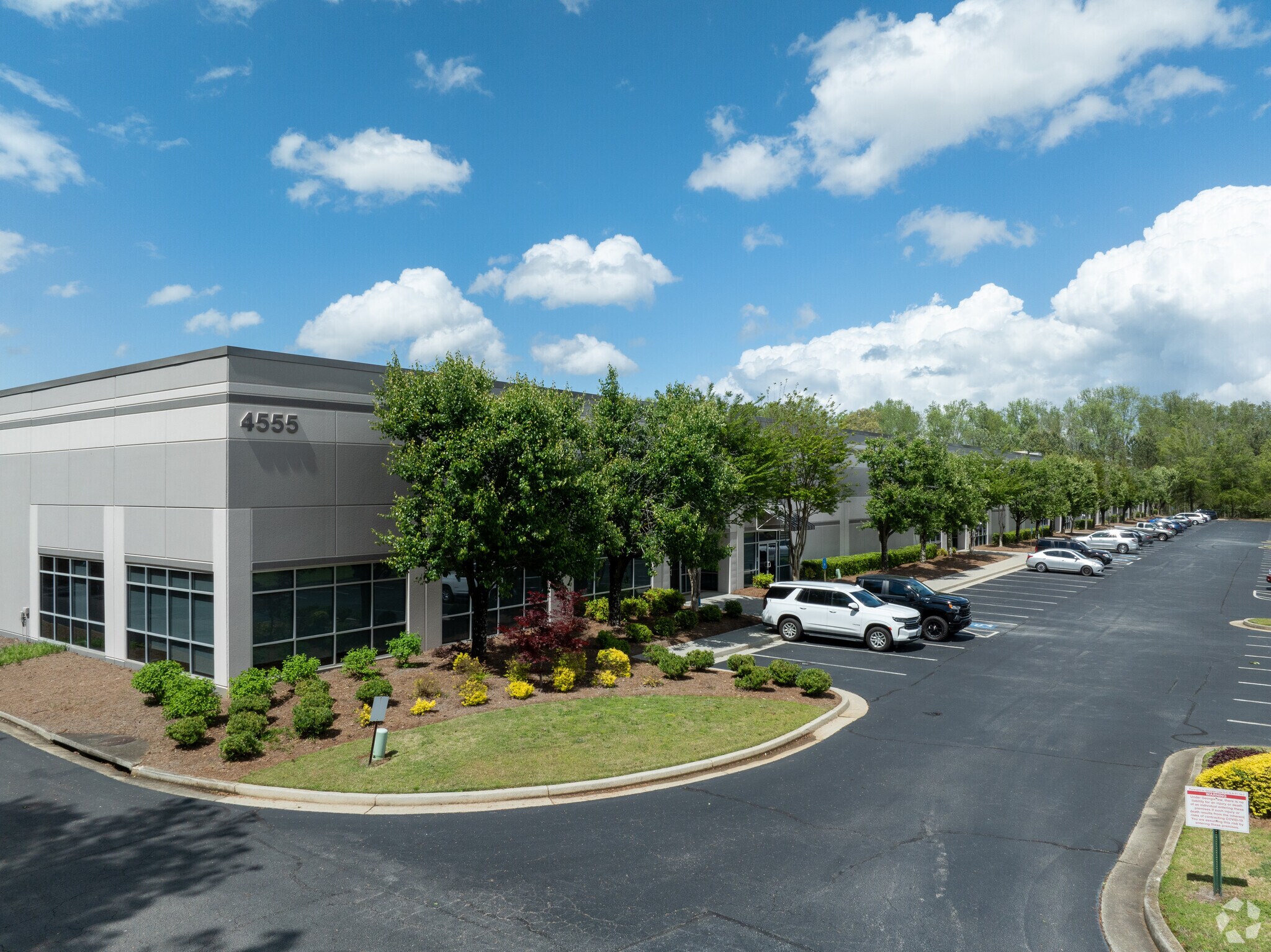 4555 Atwater Ct, Buford, GA à louer Photo principale– Image 1 sur 7