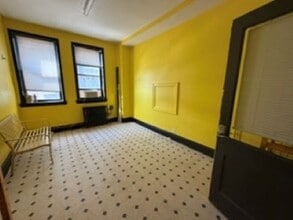 23-23 Borden Ave, Long Island City, NY à louer Photo intérieure– Image 1 sur 4