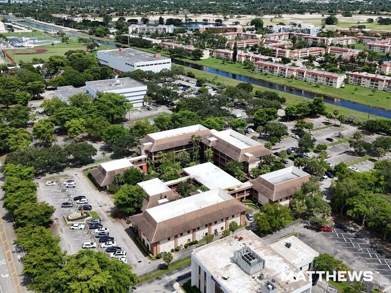 7800 W Oakland Park Blvd, Sunrise, FL à vendre - Photo de l’immeuble – Image 2 sur 3