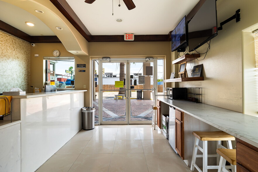 1010 W Houston Ave, McAllen, TX à vendre - Photo intérieure – Image 2 sur 10