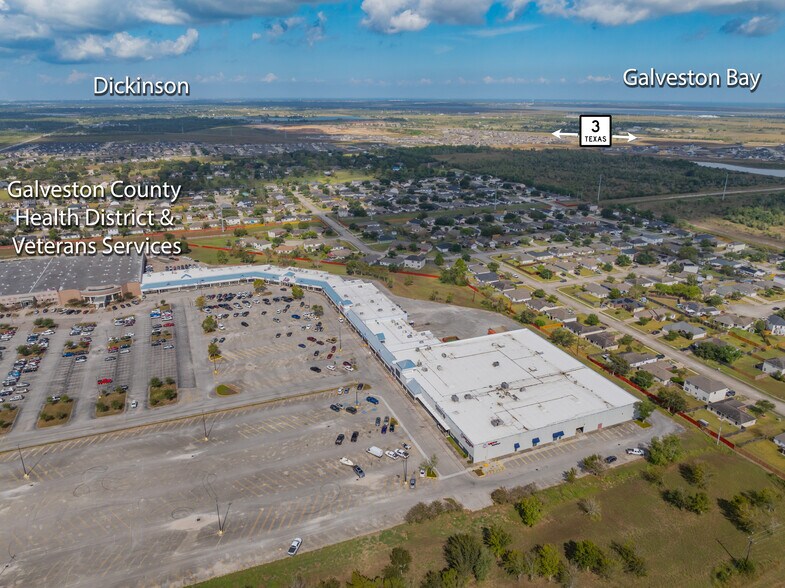 9300 Emmett F Lowry Expy, Texas City, TX à louer - Photo de l’immeuble – Image 3 sur 22