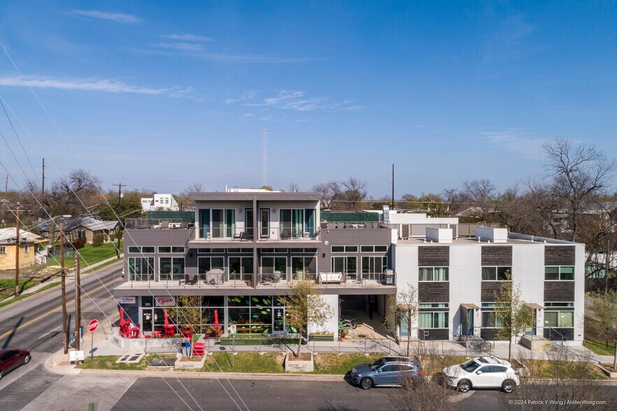 1701 E Martin Luther King Jr Blvd, Austin, TX à louer - Photo de l’immeuble – Image 2 sur 7