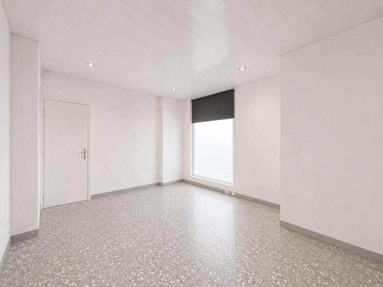 Immeuble residentiel dans Sabadell, Barcelona à vendre - Photo intérieure – Image 1 sur 3