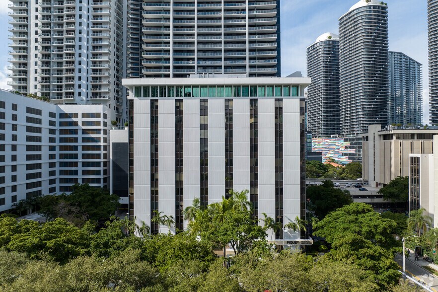 1000 Brickell Ave, Miami, FL à louer - Photo de l’immeuble – Image 2 sur 5