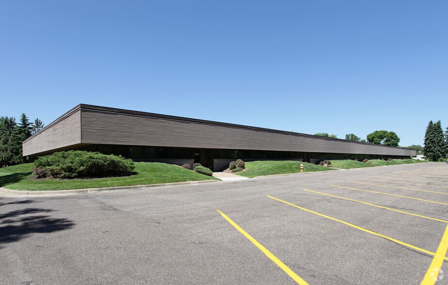 15301 Highway 55 W, Plymouth, MN à louer - Photo de l’immeuble – Image 1 sur 3