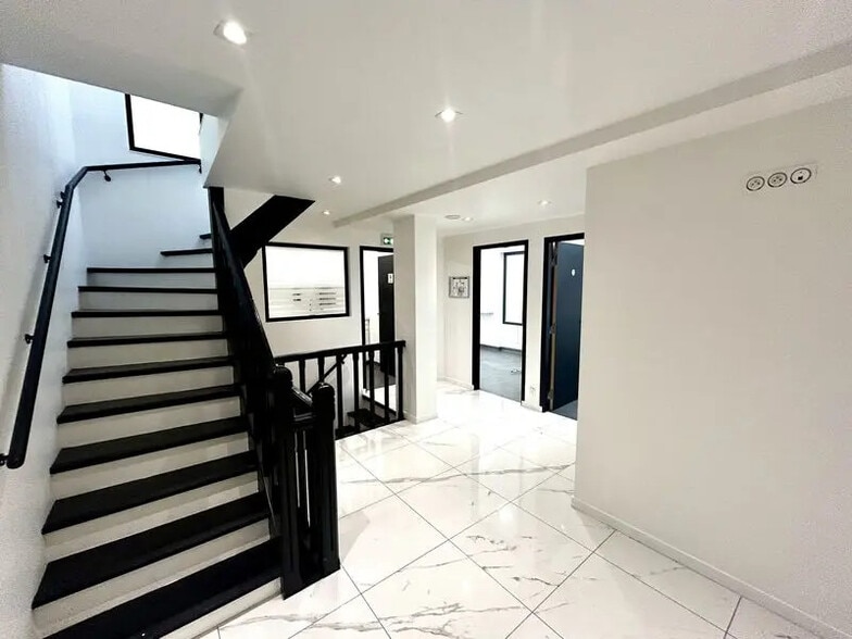 Bureau dans Paris à vendre - Photo de l’immeuble – Image 3 sur 17