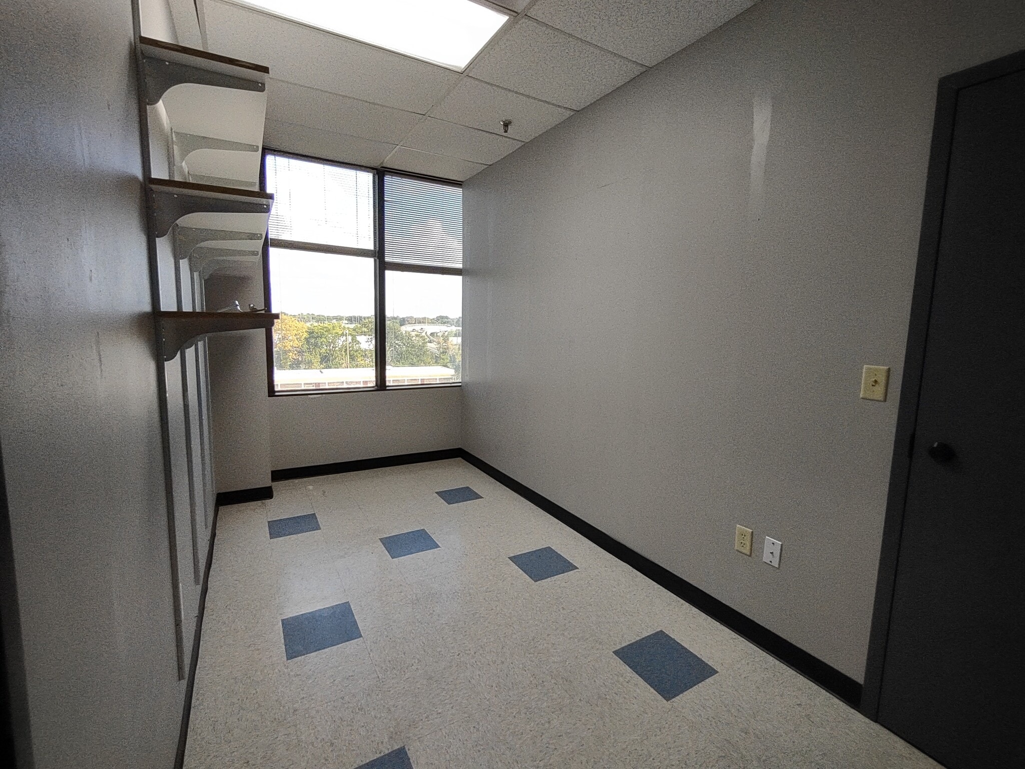 1800 Teague Dr, Sherman, TX à louer Photo intérieure– Image 1 sur 2