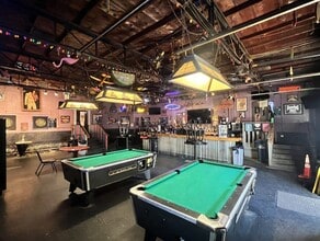 119 S Elm St, Denton, TX à louer Photo intérieure– Image 2 sur 6