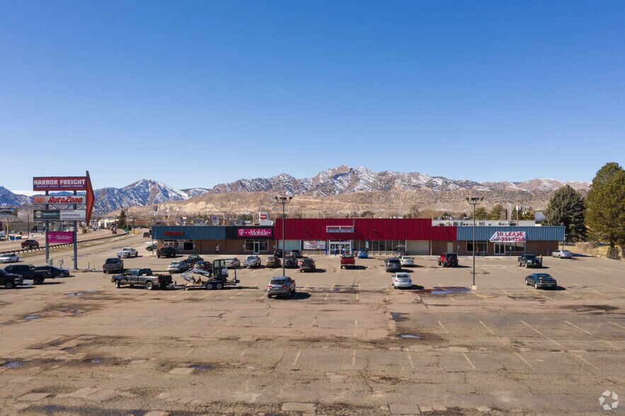 1811 Fremont Dr, Canon City, CO à louer - Photo de l’immeuble – Image 3 sur 12