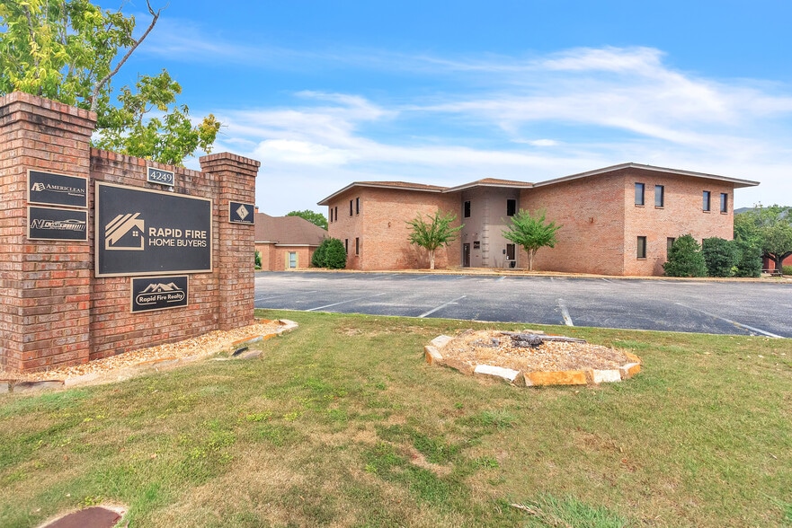 4249 Lomac St, Montgomery, AL à louer - Photo principale – Image 1 sur 19