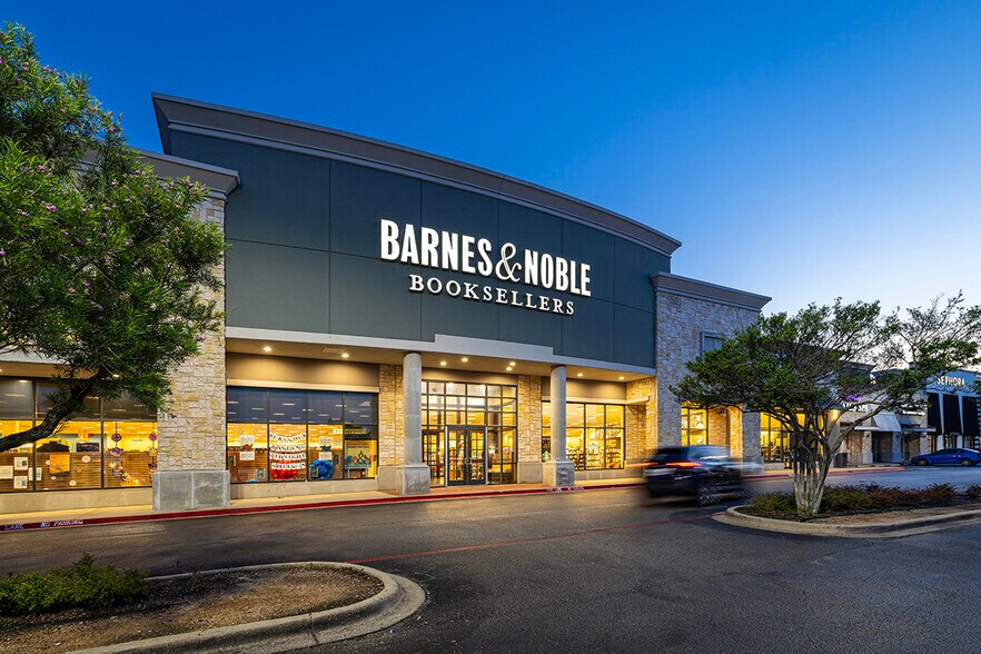 5000 S Hulen St, Fort Worth, TX à louer - Photo de l’immeuble – Image 2 sur 12