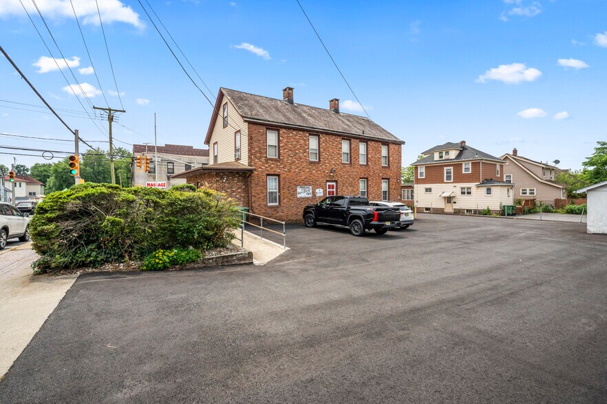 1 Main St, Sayreville, NJ à louer - Photo de l’immeuble – Image 3 sur 19