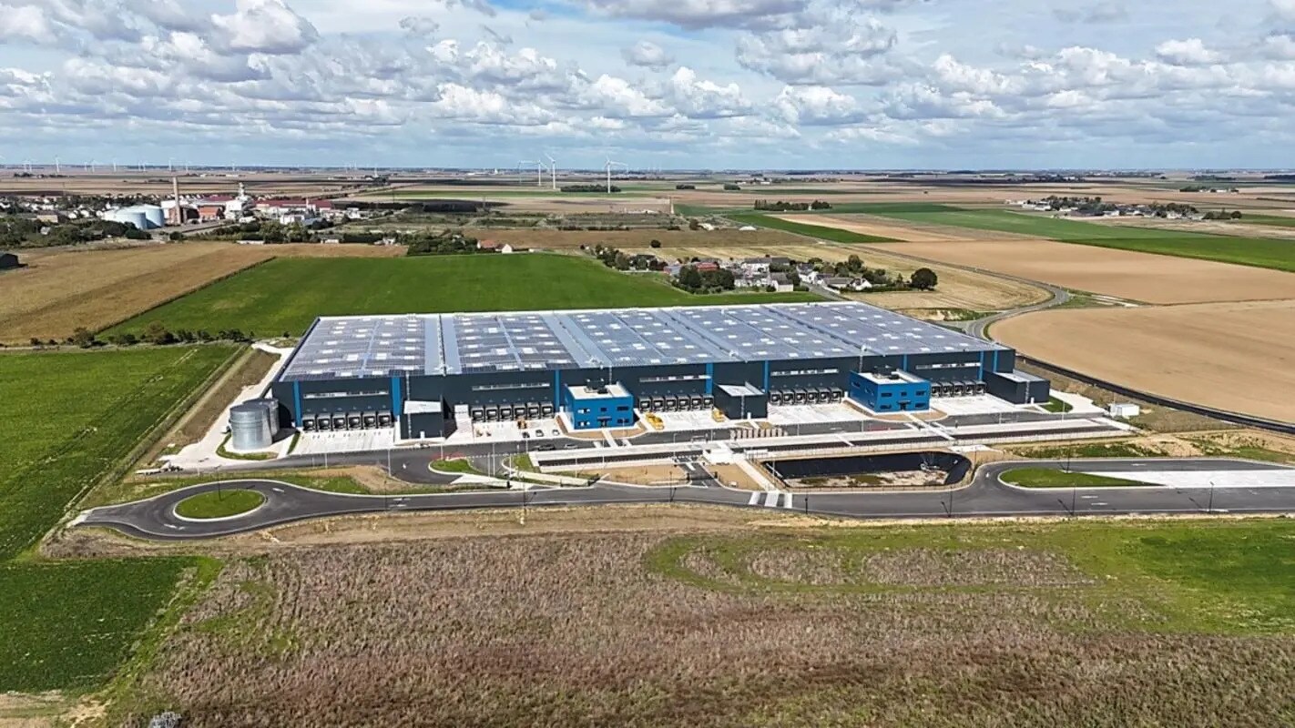 Industriel/Logistique dans Toury à louer Photo de l’immeuble– Image 1 sur 7