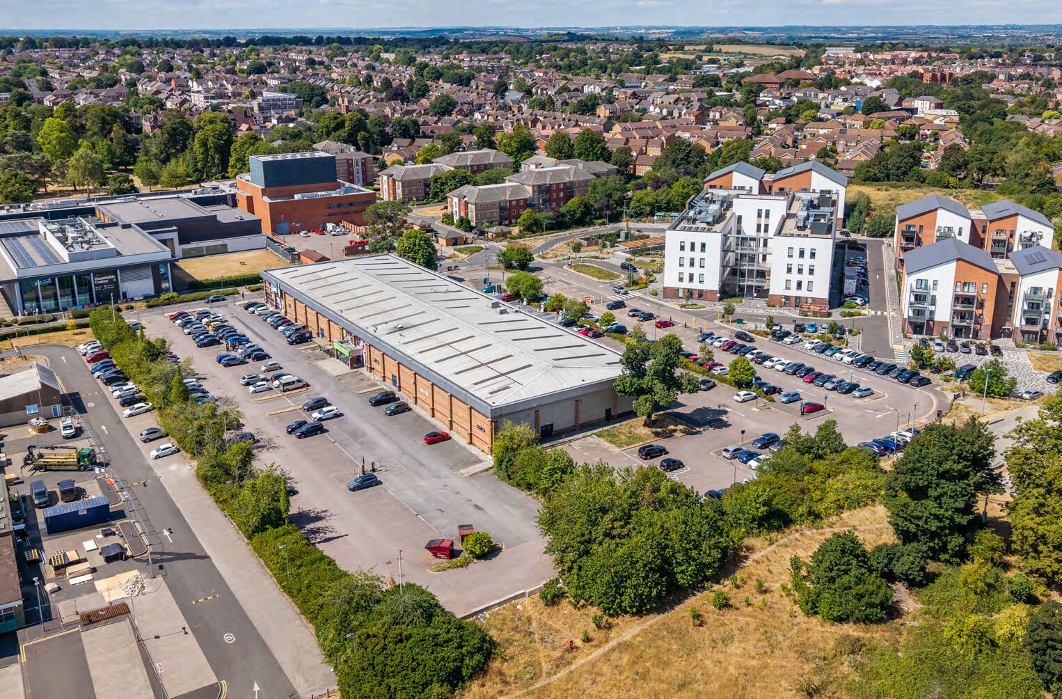 Court Dr, Dunstable à louer Photo de l’immeuble– Image 1 sur 2