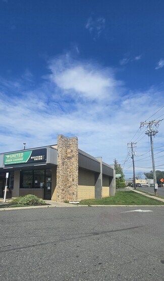 Plus de détails pour 555 E 1st Ave, Roselle, NJ - Bureau/Local commercial à louer