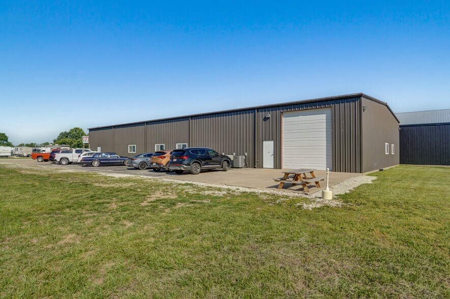 4736 S 131st Rd, Bolivar, MO à vendre - Photo de l’immeuble – Image 2 sur 34