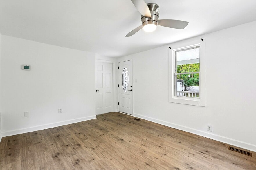 9955 Belair Rd, Kingsville, MD à vendre - Photo intérieure – Image 3 sur 40