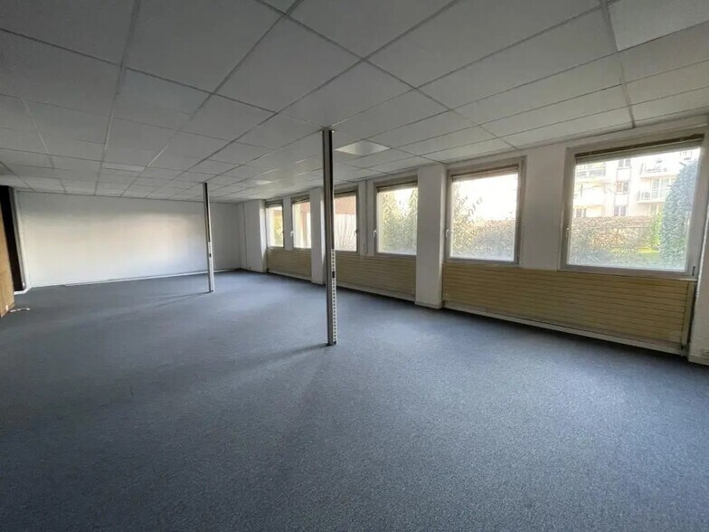 Bureau dans Évreux à vendre - Photo intérieure – Image 2 sur 6