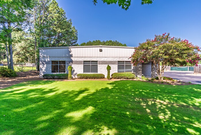1550 Hillcrest Rd, Norcross, GA à vendre - Photo de l’immeuble – Image 2 sur 13