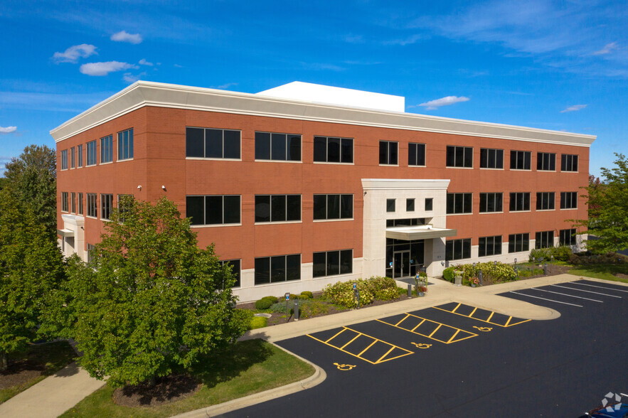 60 N Frontage Rd, Burr Ridge, IL à louer - Photo de l’immeuble – Image 1 sur 9
