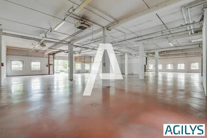 Local d’activités dans Antony à louer - Photo de l’immeuble – Image 2 sur 8