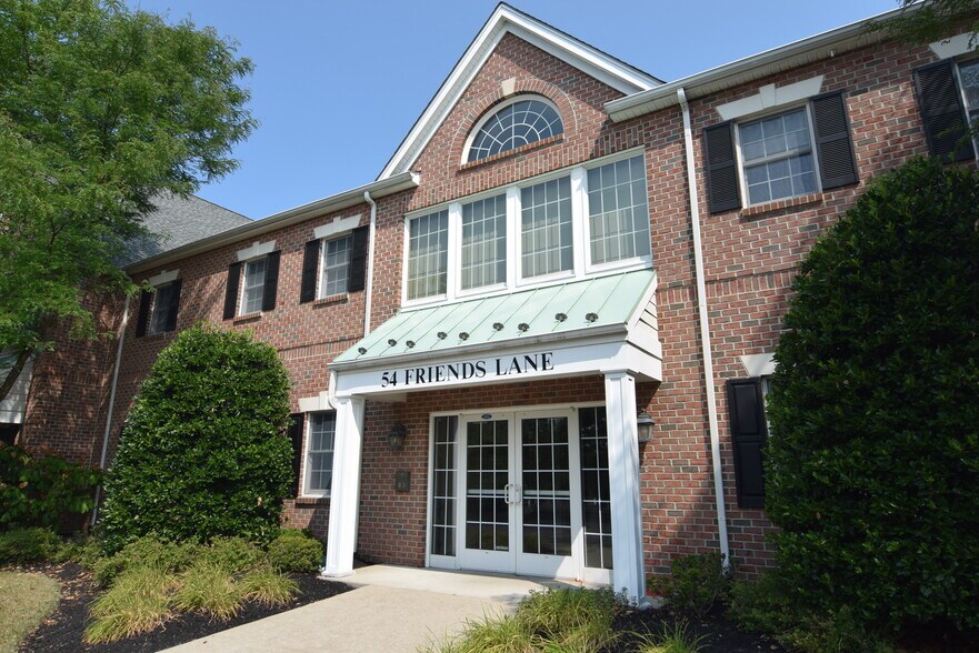 54 Friends Ln, Newtown, PA à vendre - Photo de l’immeuble – Image 3 sur 15