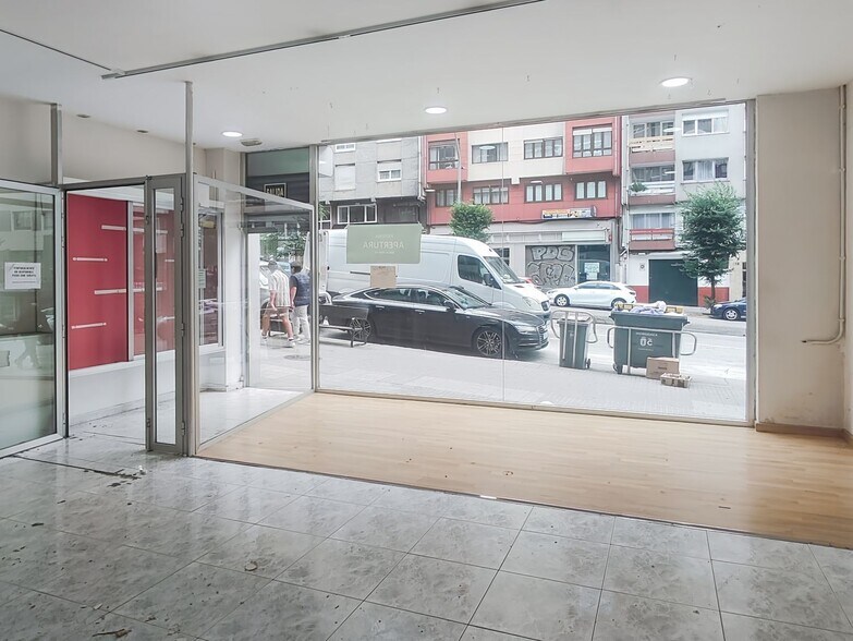 Local commercial dans A Coruña, La Coruna à louer - Hall d’entrée – Image 3 sur 20