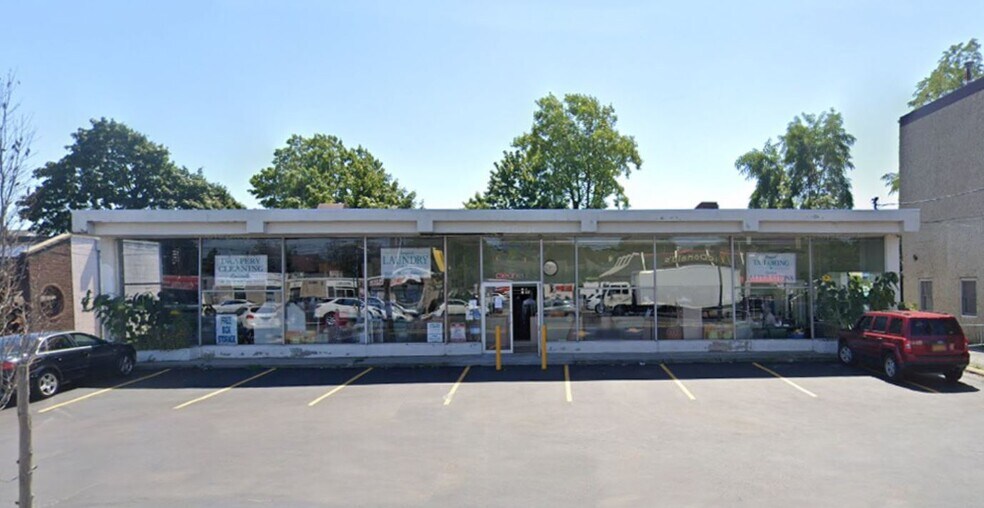1818 Merrick Rd, Merrick, NY à louer - Photo de l’immeuble – Image 3 sur 5