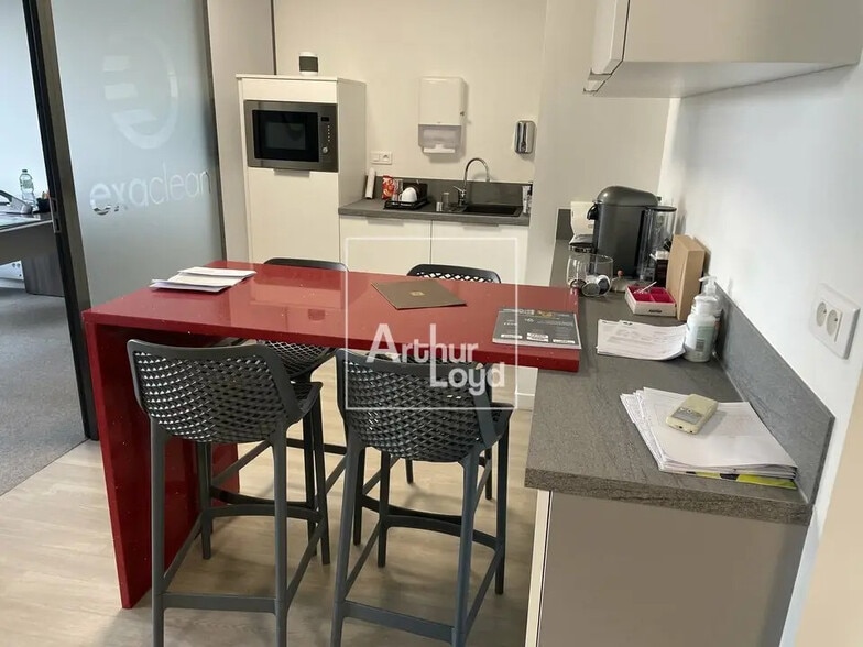Bureau dans Serris à vendre - Photo de l’immeuble – Image 3 sur 5