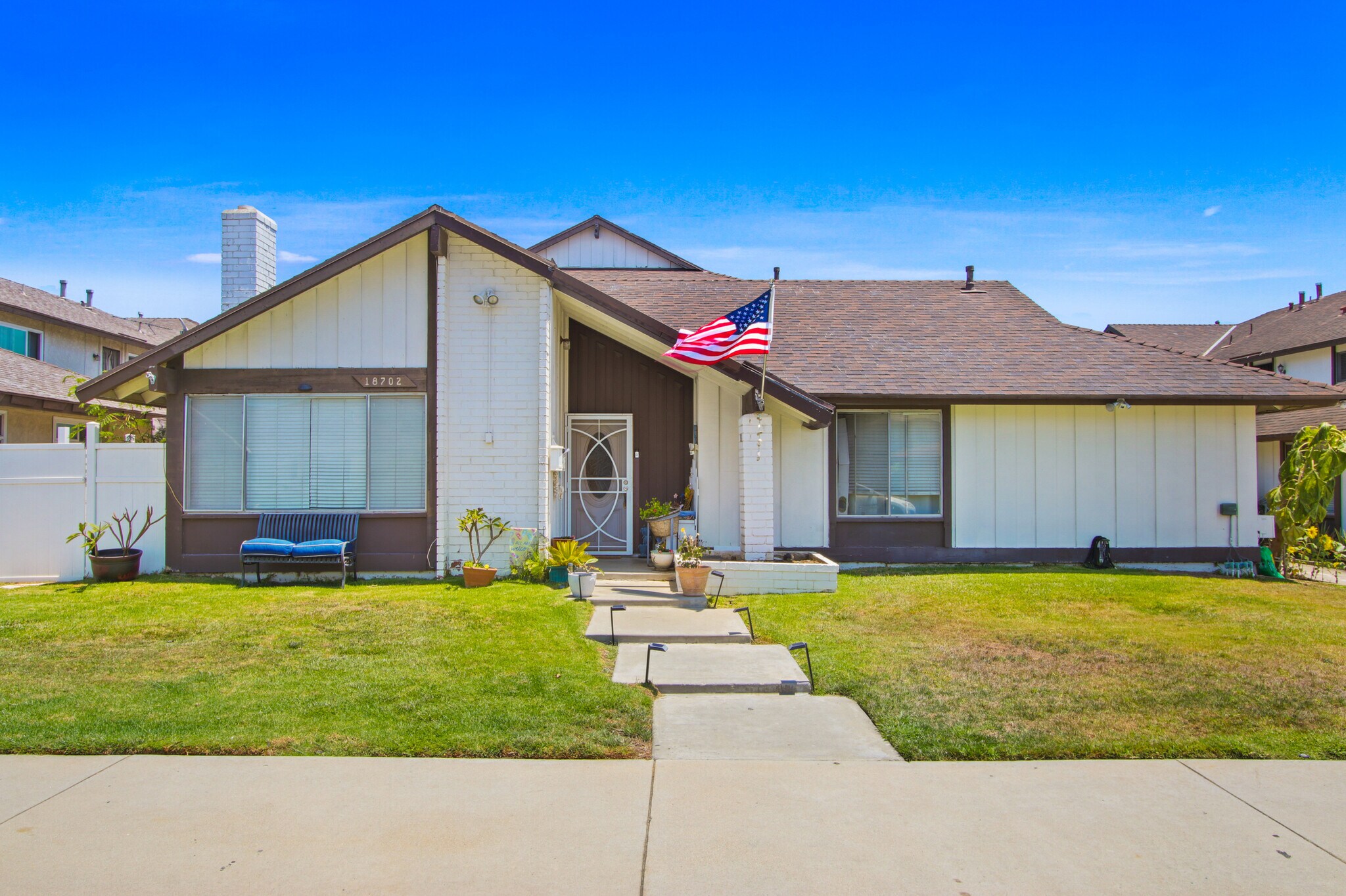 18702 Demion Ln, Huntington Beach, CA à vendre Photo principale– Image 1 sur 24