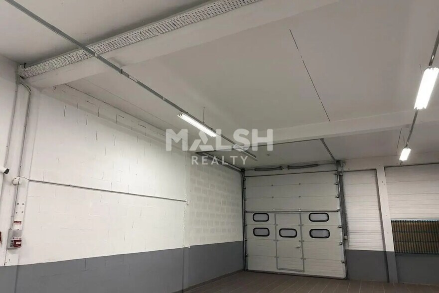 Bureau dans Villefontaine à louer - Photo intérieure – Image 1 sur 6