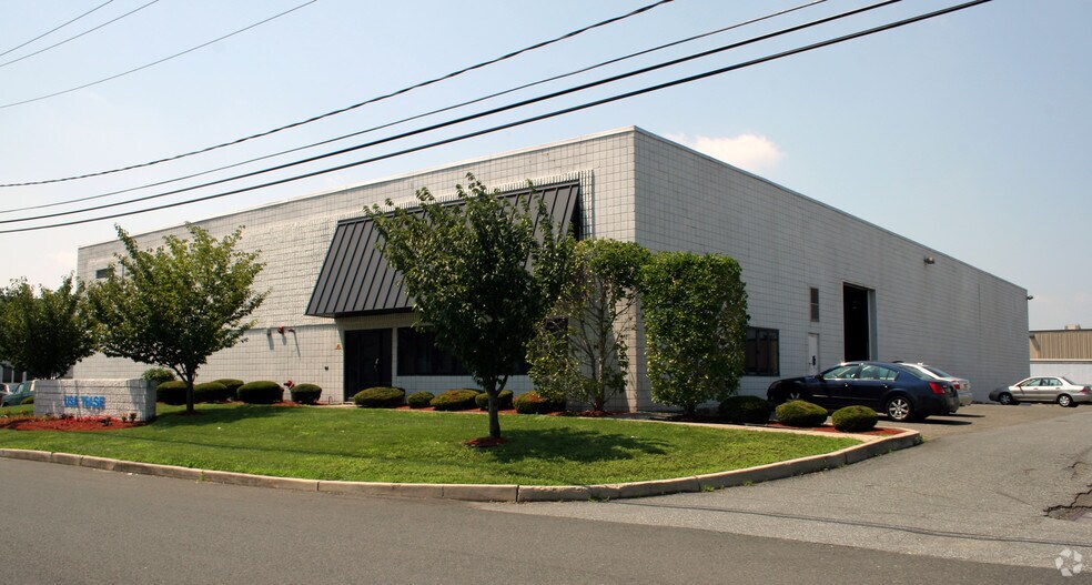 7 Self Blvd, Carteret, NJ à louer - Photo de l’immeuble – Image 3 sur 4