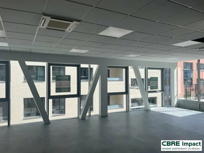 Bureau dans Reims à louer - Photo de l’immeuble – Image 2 sur 9