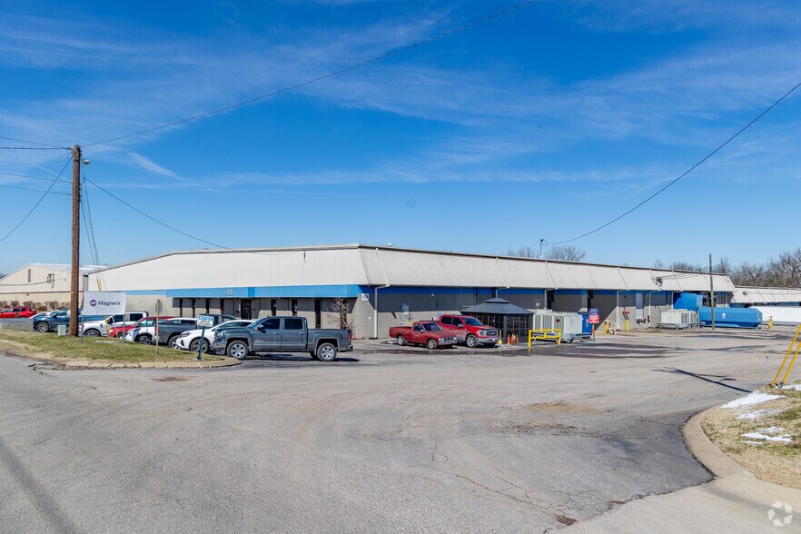 428 Harding Industrial Dr, Nashville, TN à louer - Photo de l’immeuble – Image 3 sur 6