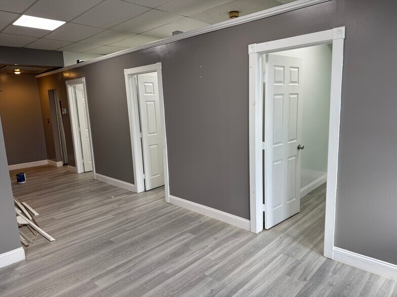494 Main St, New Britain, CT à louer - Photo de l’immeuble – Image 3 sur 5