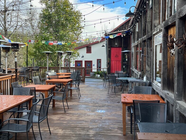 Jack London Village, Glen Ellen portefeuille de 2 biens à vendre sur LoopNet.fr - Photo de l’immeuble – Image 3 sur 11